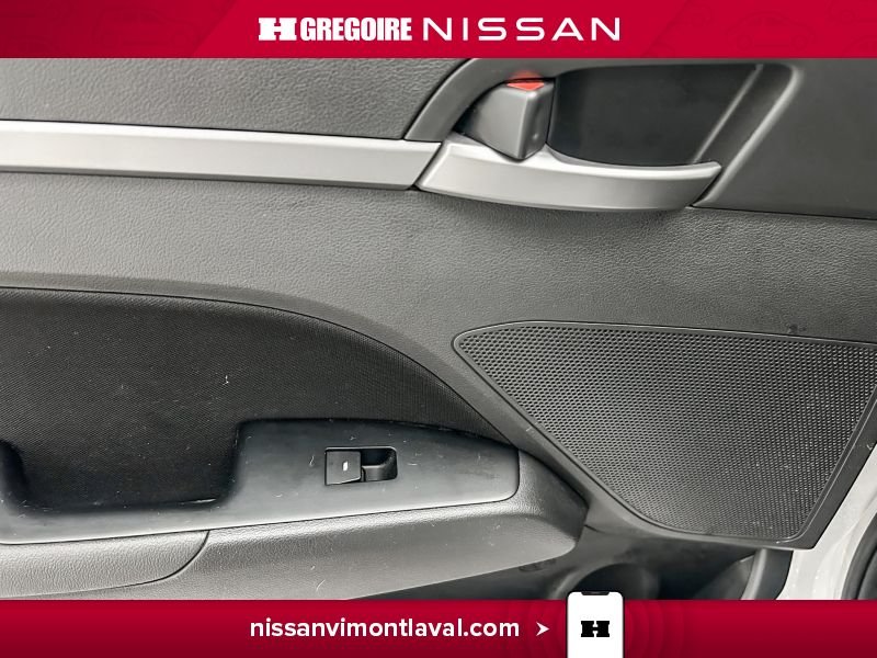 2018 Hyundai Elantra White Laval - photo #17