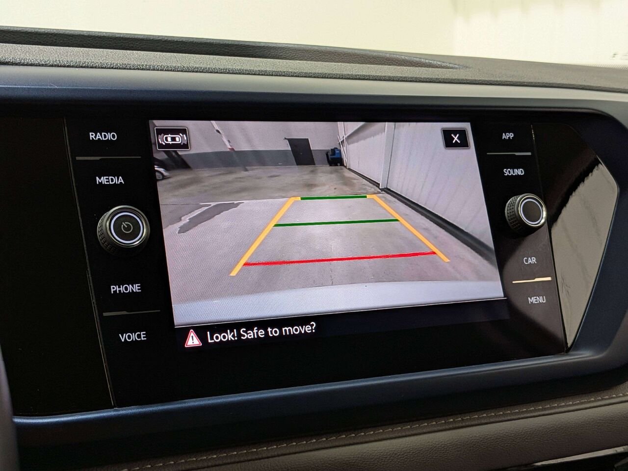 2024 Volkswagen Taos Comfortline 4MOTION White Val-David - photo #21