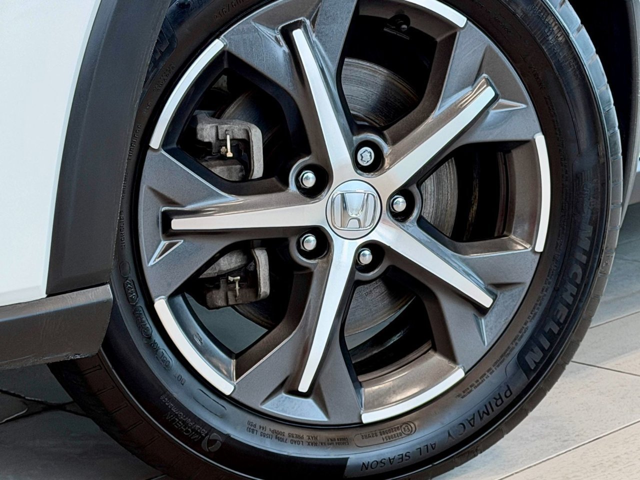 2023 Honda HR-V White Notre-Dame-des-Prairies - photo #8