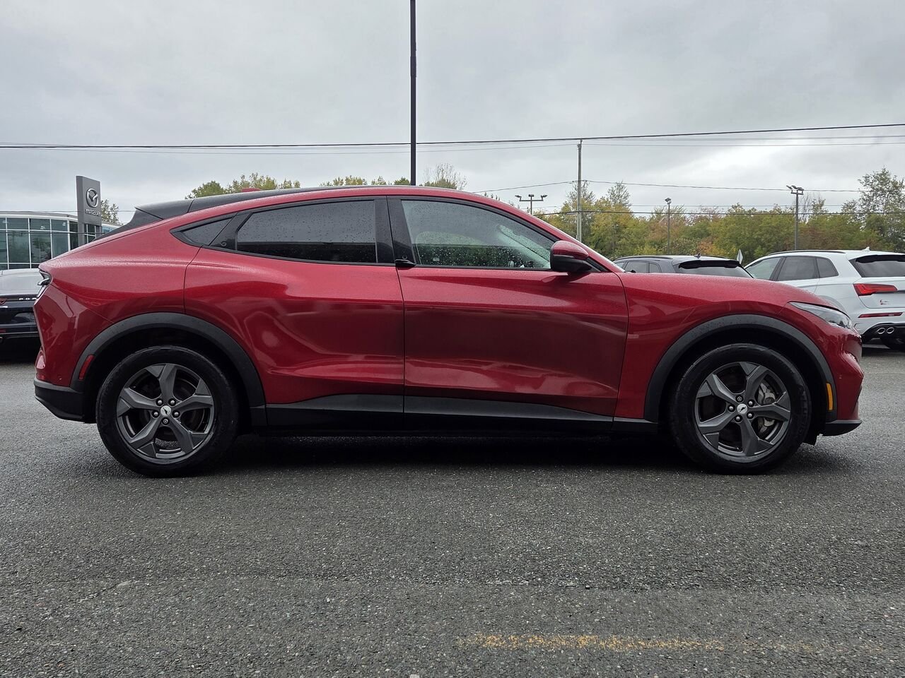 2021 Ford Mustang Mach-E AWD Red Granby - photo #7