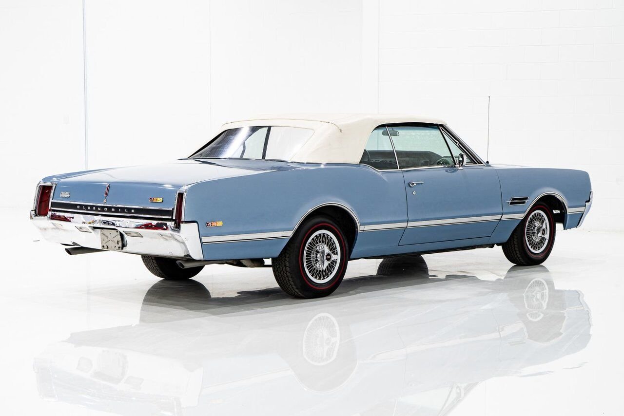 Oldsmobile 442 PRIX EN USD | Matching# 400cu.in. 4-Speed 1966 Bleu Montréal - photo #24