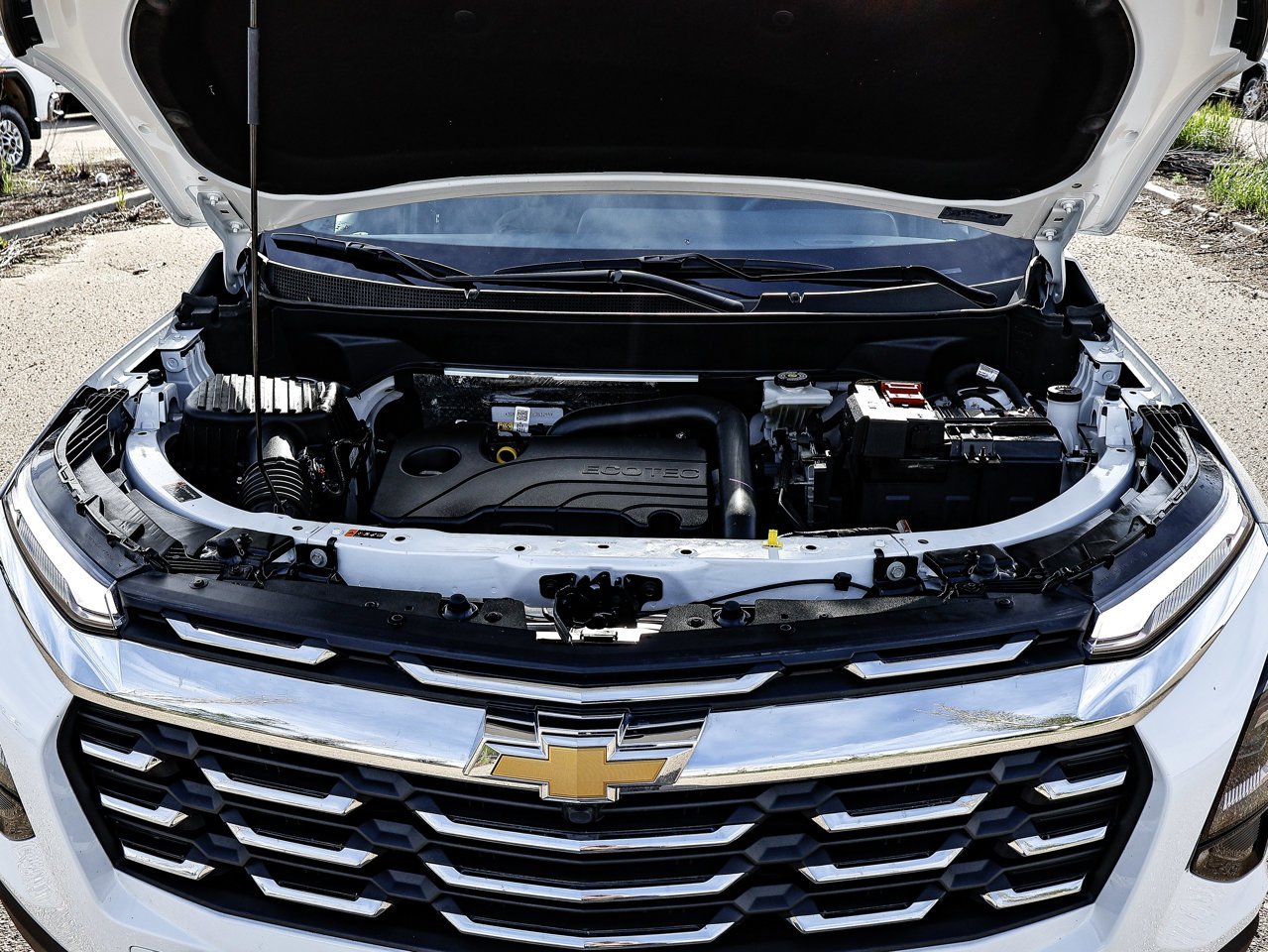 2026 Chevrolet Equinox AWD 4dr LT w/2LT White Sherwood Park - photo #8