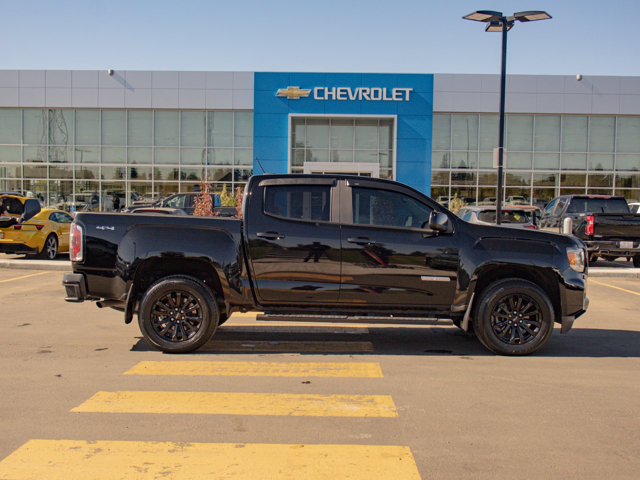 2021 GMC Canyon 4WD Crew Cab 128 Elevation Black Sherwood Park - photo #12
