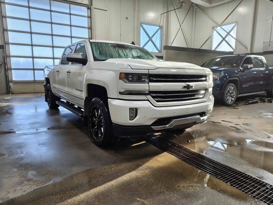 2018 Chevrolet Silverado 1500 LTZ Plus 6.2L Z71 6'6 Box | Aftermarket 20in Cali Wheels White