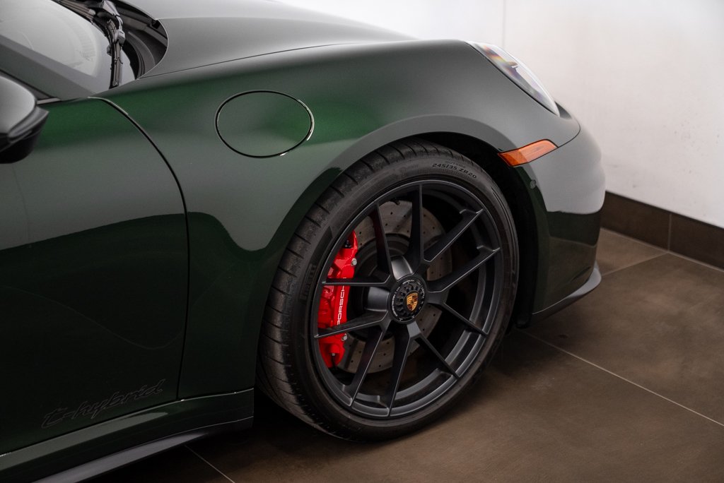 2026 Porsche 911 Green Saint-Eustache - photo #14