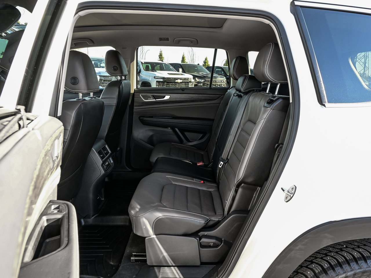 2024 Volkswagen Atlas Highline 2.0 TSI 4MOTION White Sherwood Park - photo #32