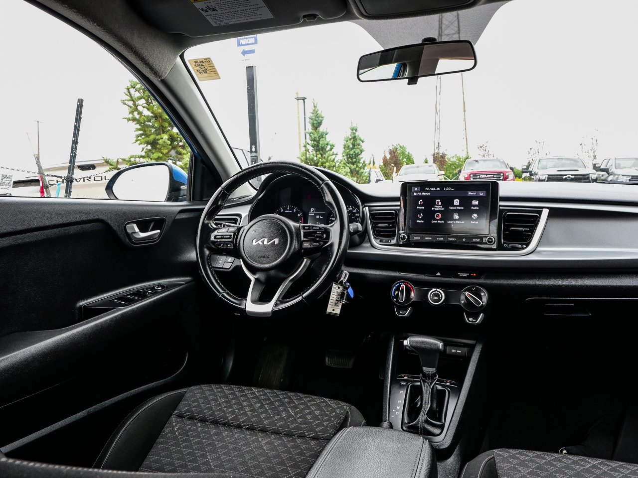 2023 Kia Rio 5-door LX+ IVT Blue Sherwood Park - photo #28