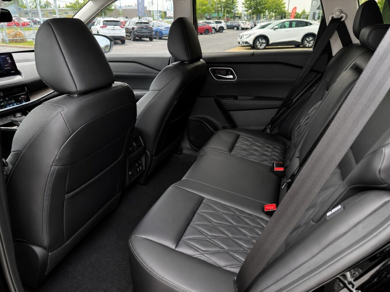 NISSAN Rogue ROGUE PLATINE 2026 Super noir Châteauguay - photo #18