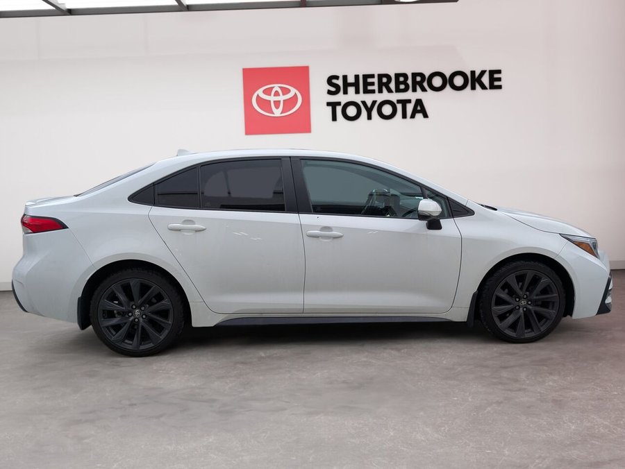 2023 Toyota Corolla SE/SIÈGES CHAUFFANTS/VOLANT CHAUFFANT/TOIT OUVRANT/AC/BLUETOOTH/CAMERA DE RECUL White