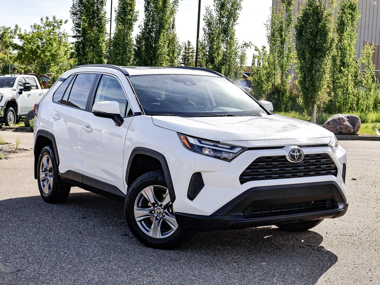 2024 Toyota RAV4 XLE AWD White Sherwood Park - photo #1