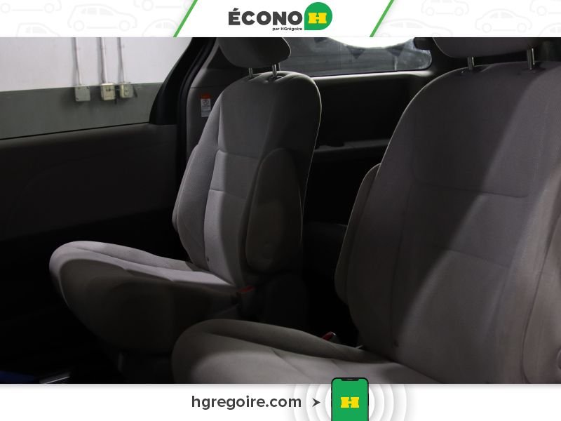2020 Toyota Sienna White Blainville - photo #16
