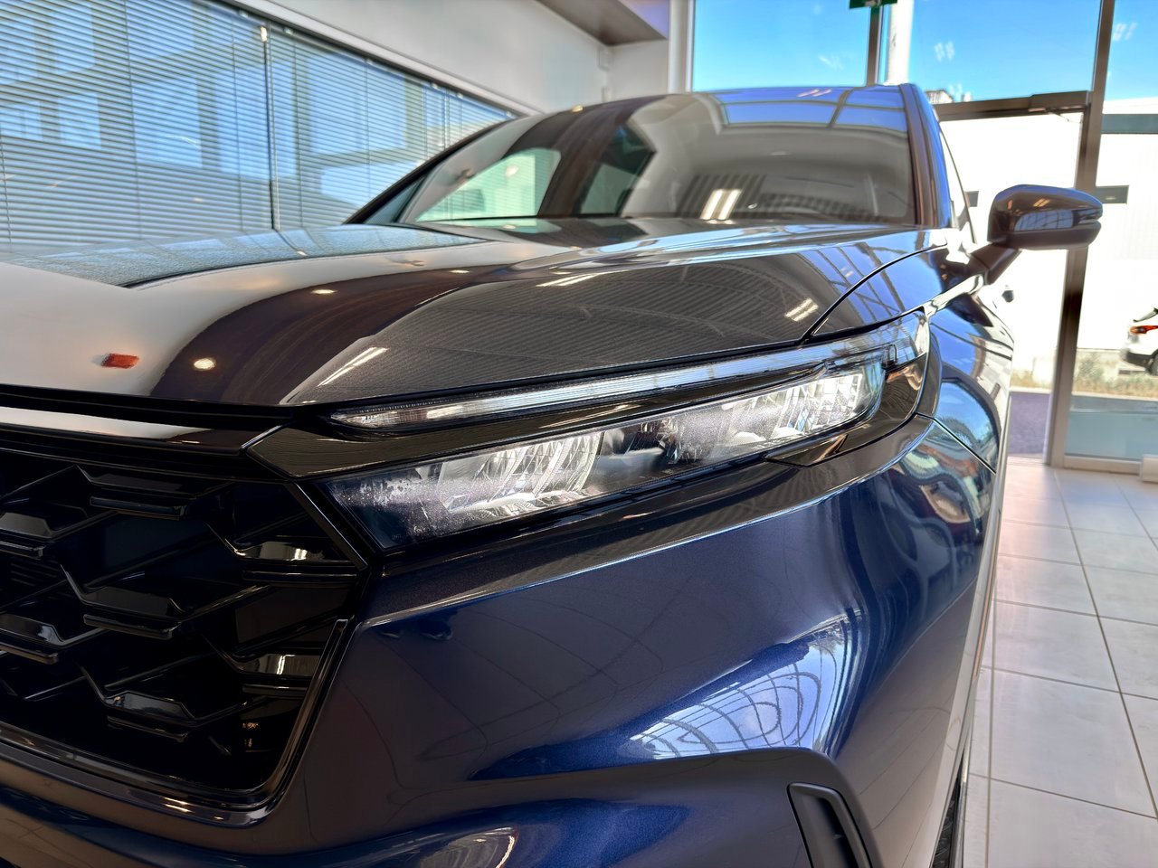 2024 Honda CR-V Hybrid Blue Notre-Dame-des-Prairies - photo #4