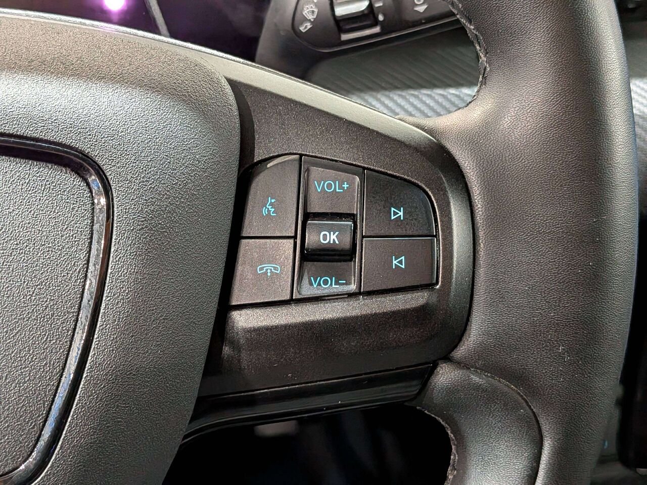 2021 Ford Mustang Mach-E Premium AWD Grey Val-David - photo #16