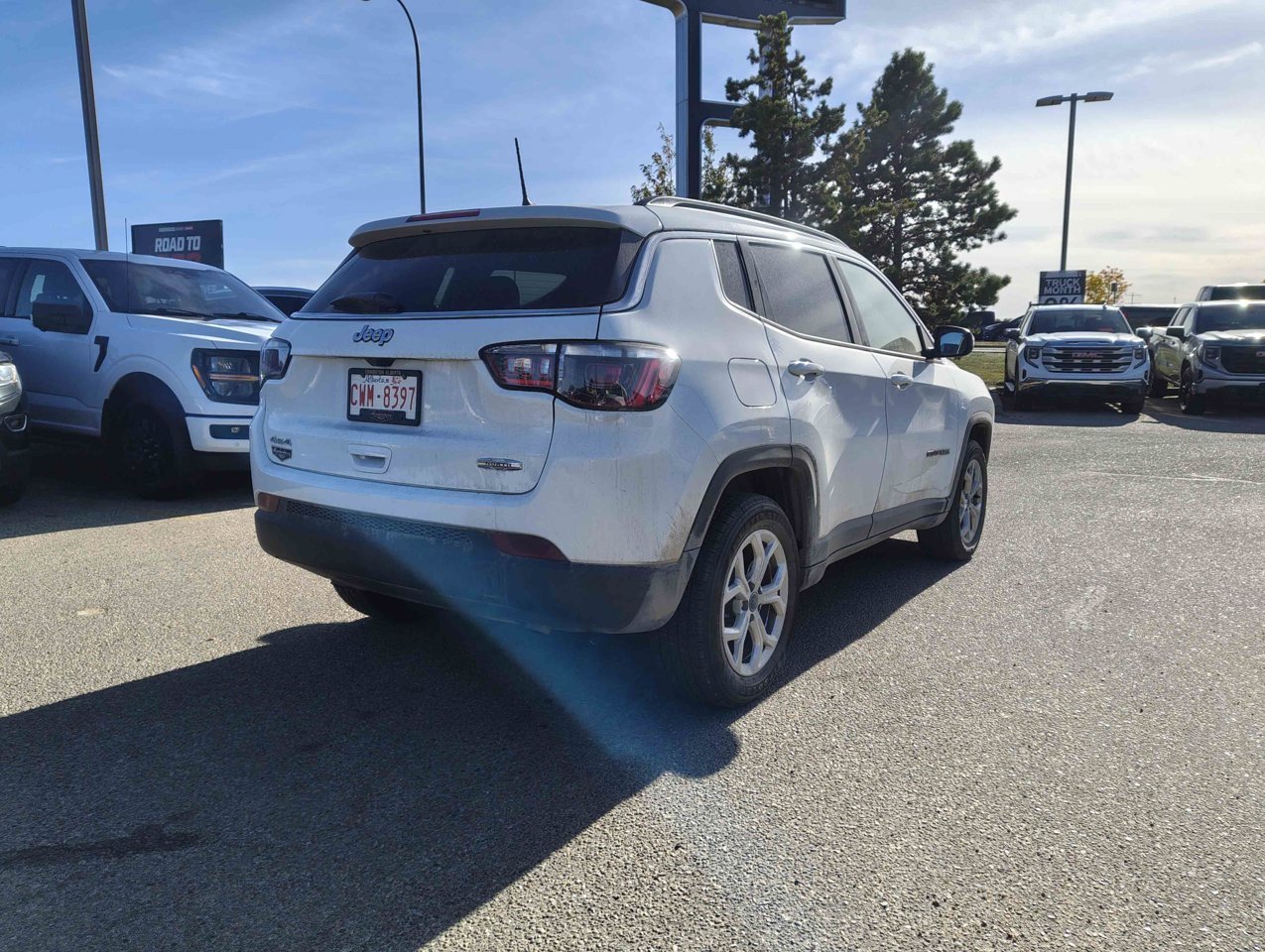2026 Jeep Compass North 4x4 White Sherwood Park - photo #5