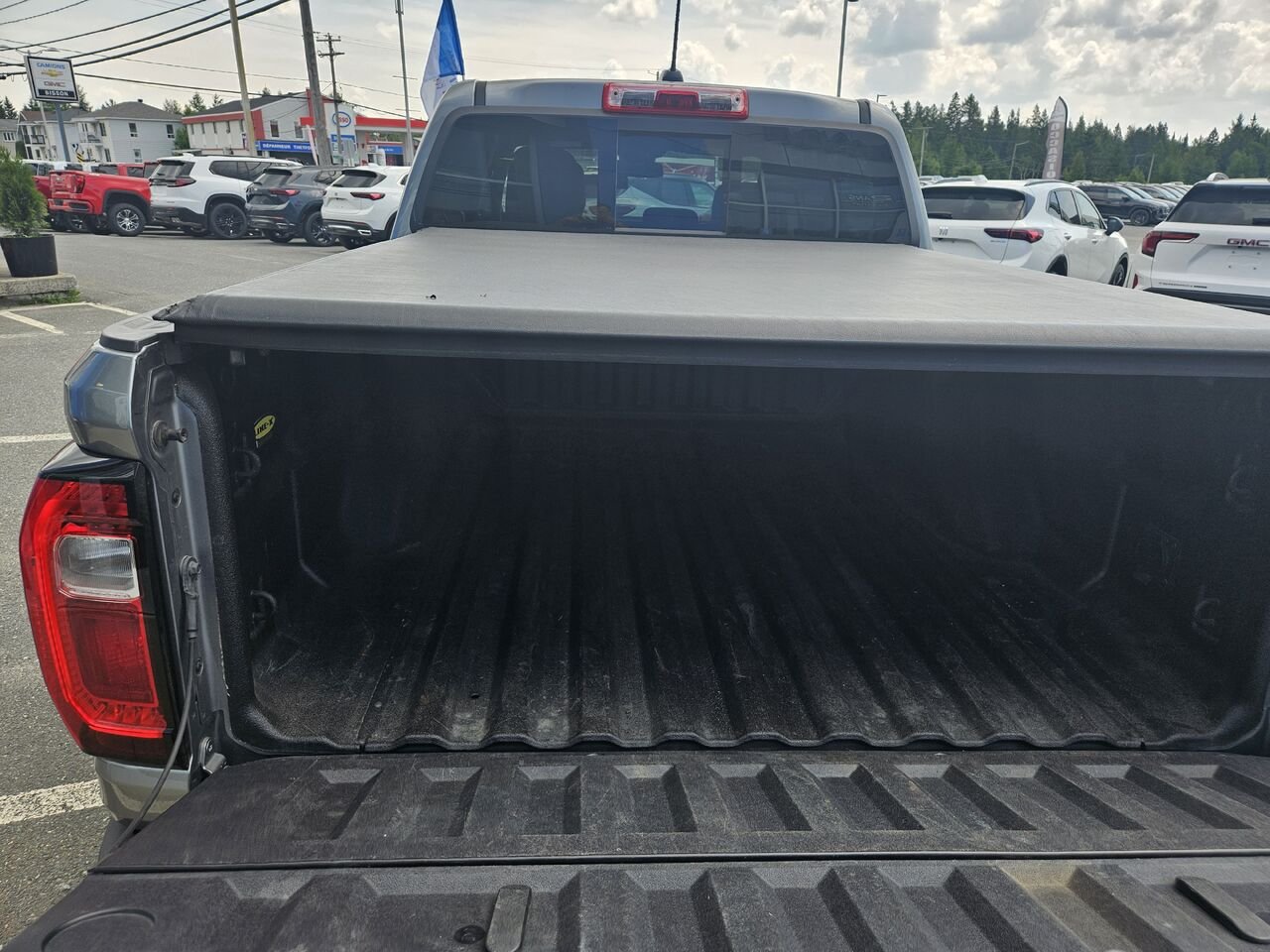 2024 GMC Canyon AT4 cabine multiplace 4RM Grey Thetford Mines - photo #16