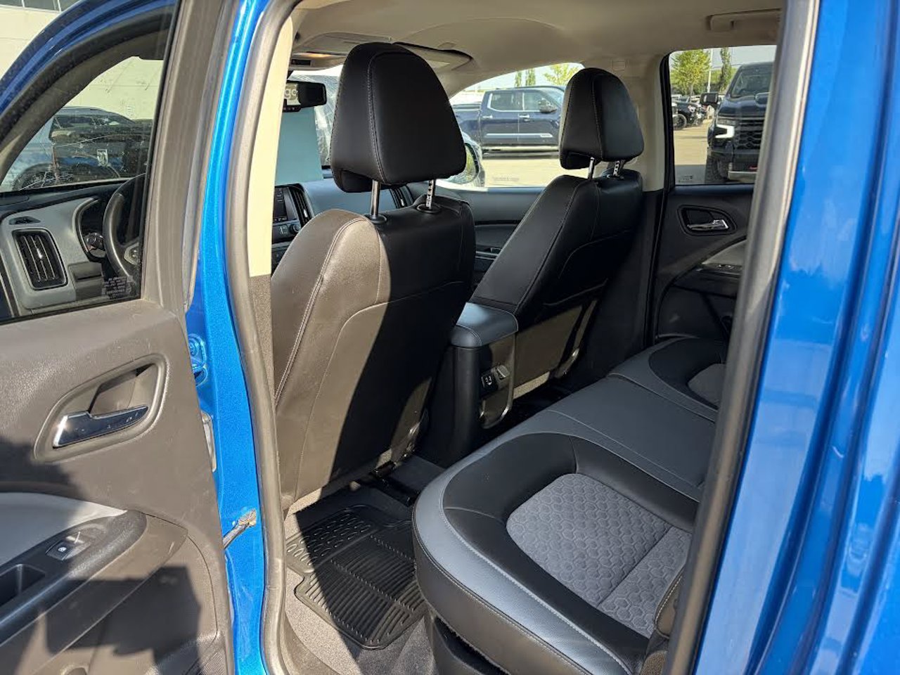 2021 Chevrolet Colorado 4WD Crew Cab 128 Z71 Blue Sherwood Park - photo #5