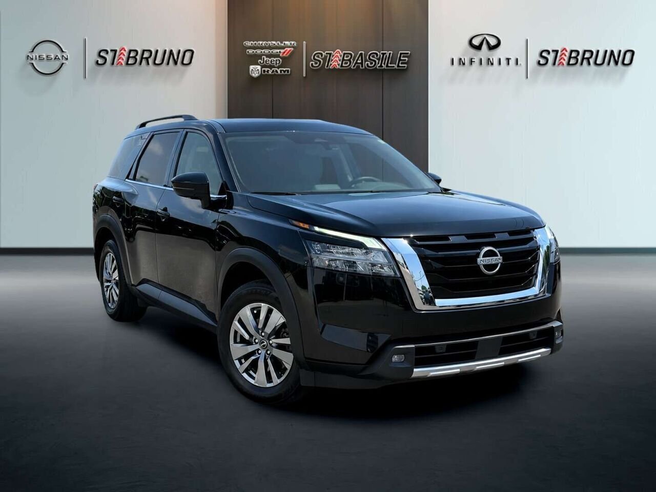 Nissan Pathfinder 2024 Noir Saint-Basile-le-Grand - photo #2