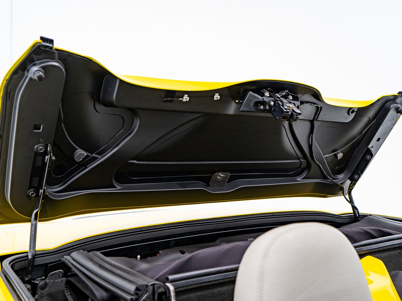 Chevrolet Corvette With only 900km (563mi) From new with window sticker 2008 Jaune Kirkland - photo #54