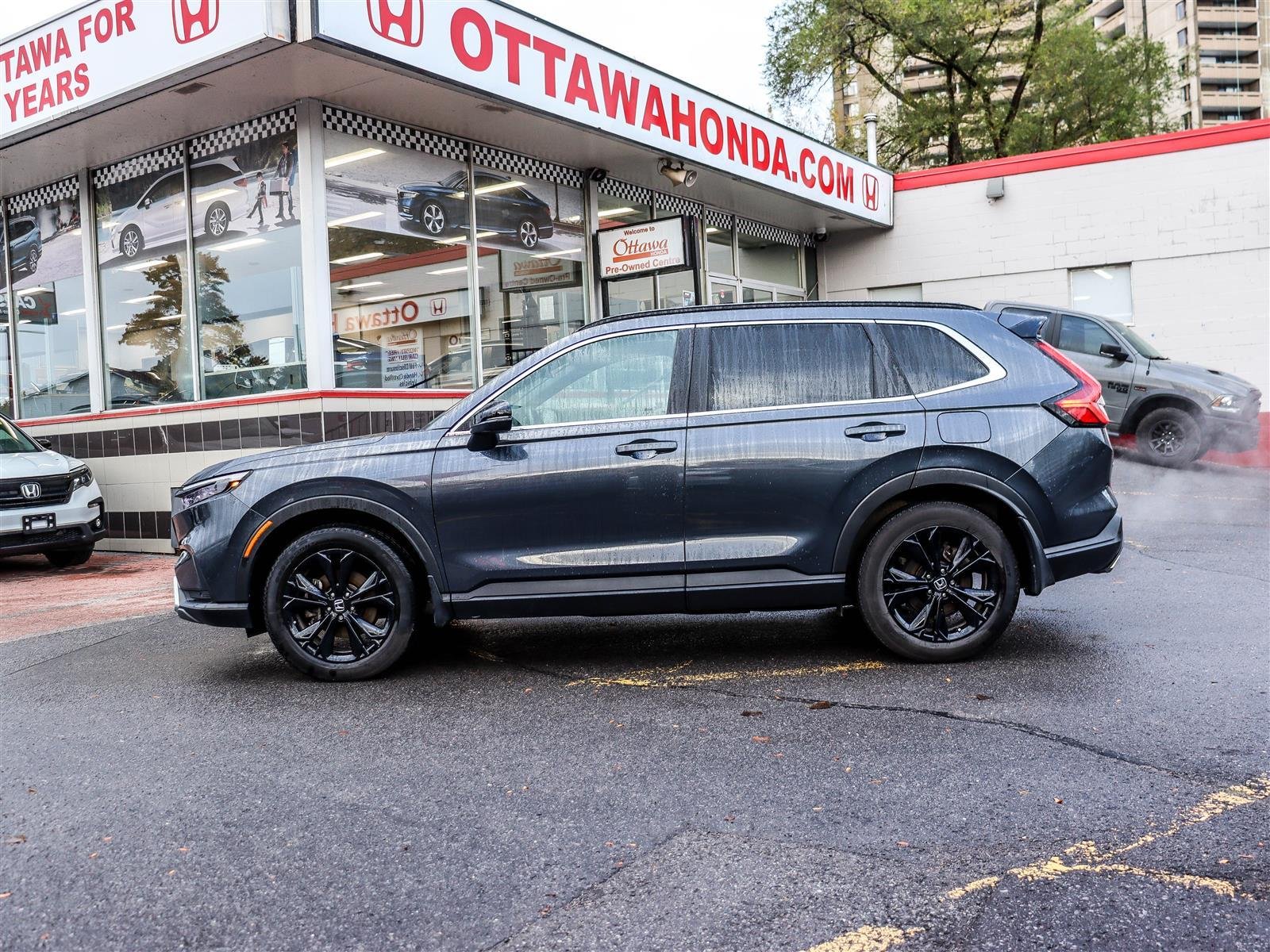 Honda CR-V hybride Touring 2024 Grey Ottawa & Gatineau - photo #4