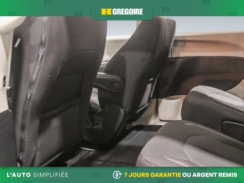 2023 Chrysler Grand Caravan White Saint-Eustache - photo #25