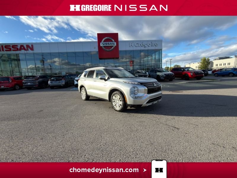 Mitsubishi Outlander LE * AWD * Mag * Caméra * Hybrid * Carplay 2024 Blanc