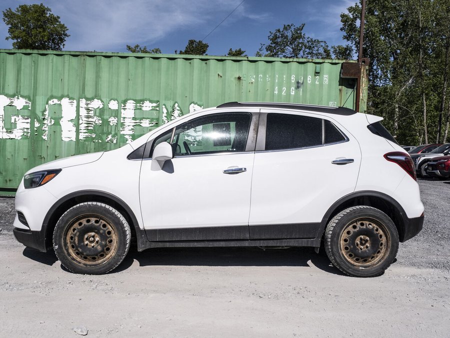 2022 Buick Encore AWD 4dr Preferred White