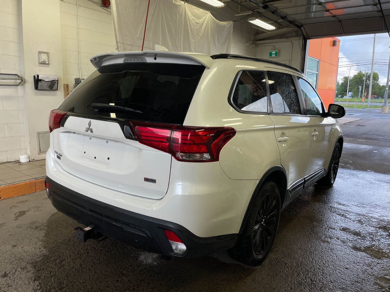 Mitsubishi Outlander ES AWD *TOIT* 7 PLACES SIÈGES CHAUFF CARPLAY USB 2020 Blanc Saint-Jérôme - photo #8