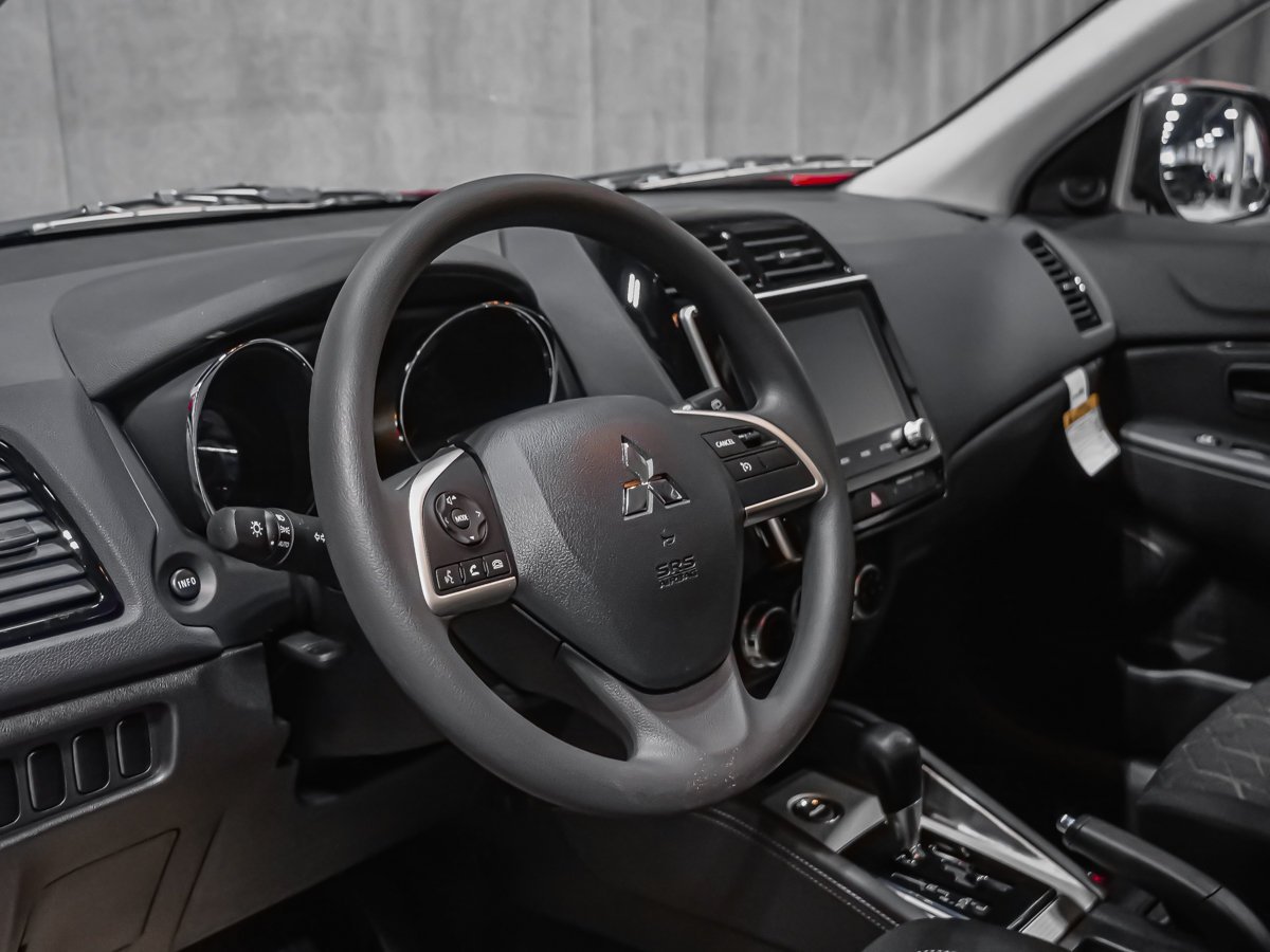2027 Mitsubishi RVR ES Red Diamond Montreal - photo #7