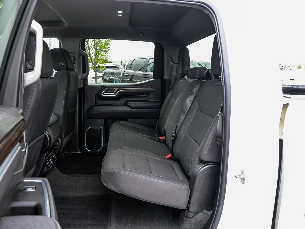 2025 Chevrolet Silverado 1500 4WD Crew Cab 147 LT White Sherwood Park - photo #29