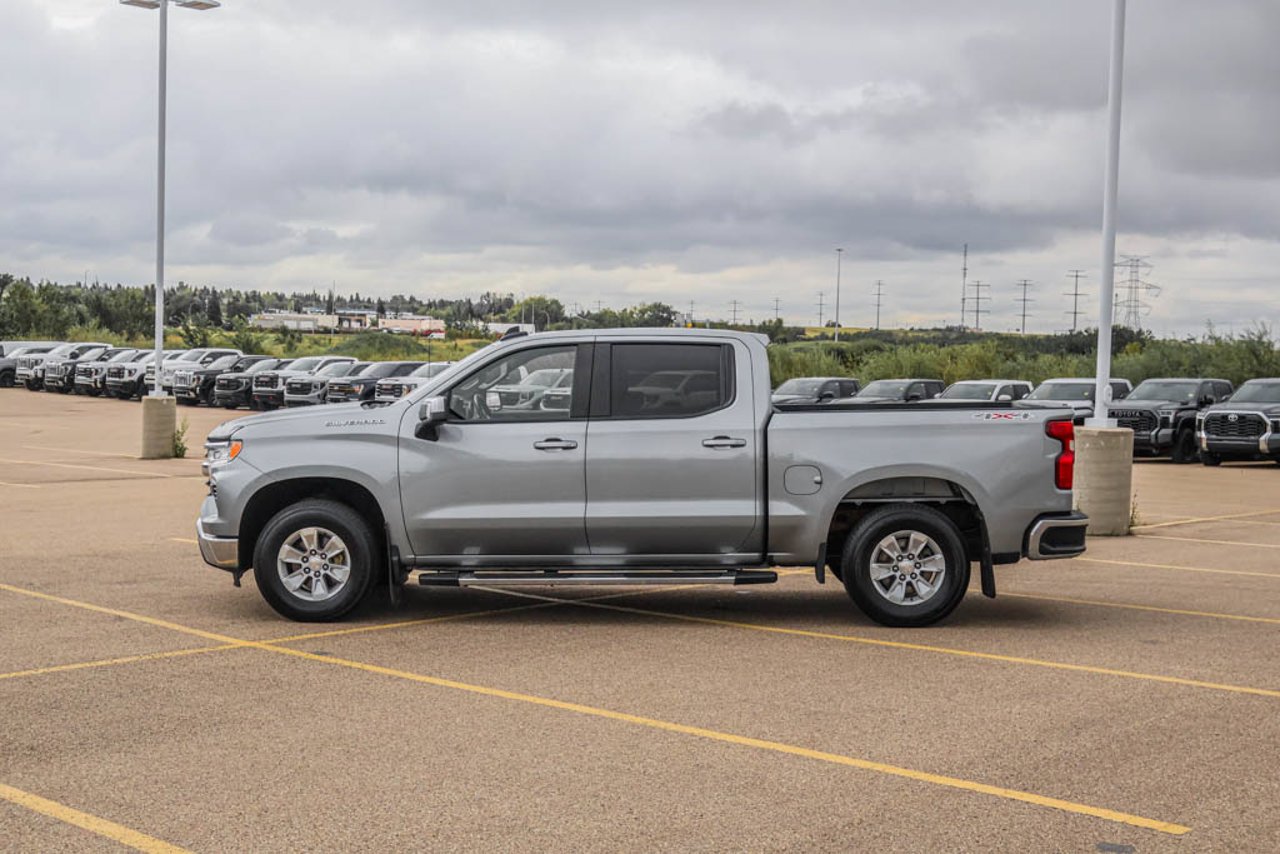2023 Chevrolet Silverado 1500 4WD Crew Cab 147 LT Grey Sherwood Park - photo #5