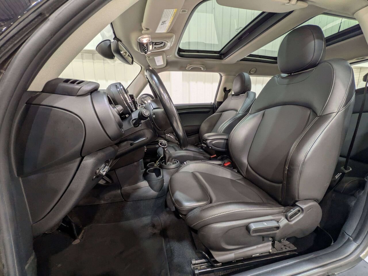 MINI 3 Door Cooper FWD 2019 Gris Val-David - photo #1
