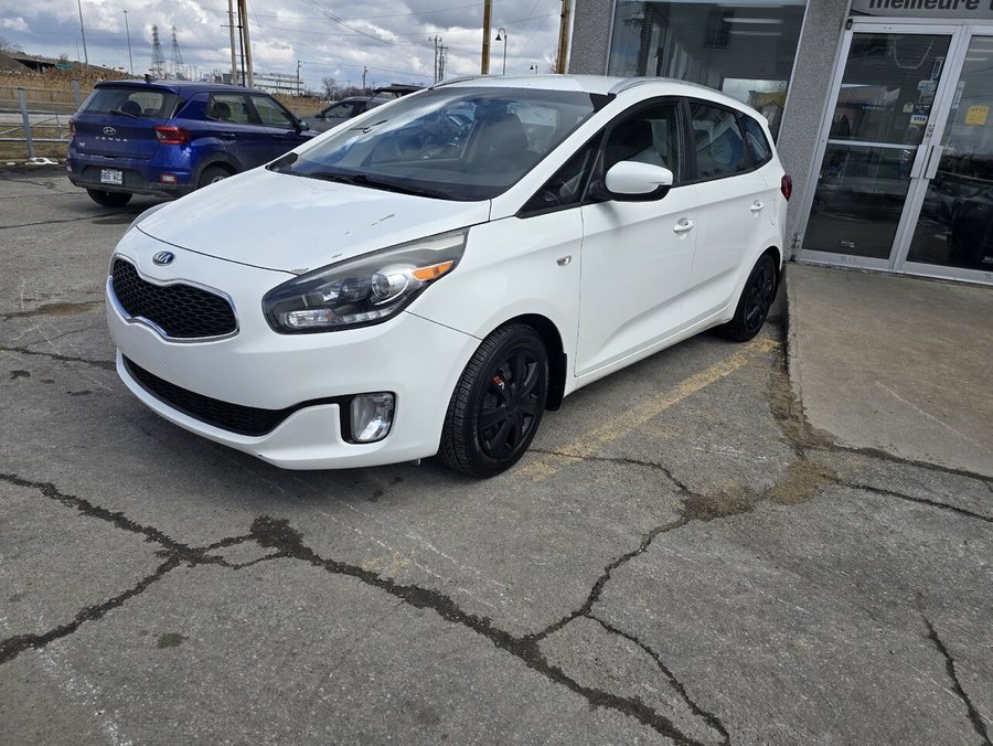 2016 Kia Rondo 2016 White