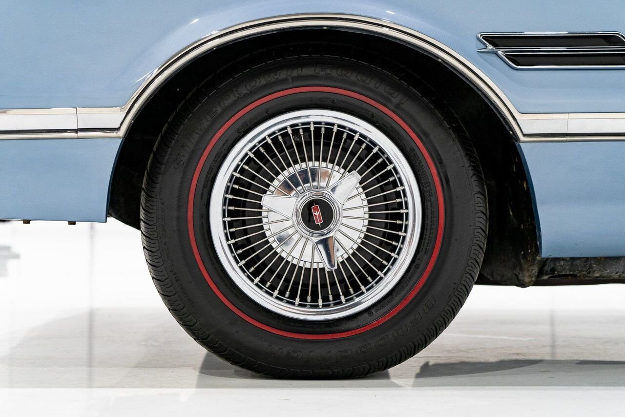 Oldsmobile 442 PRIX EN USD | Matching# 400cu.in. 4-Speed 1966 Bleu Montréal - photo #49
