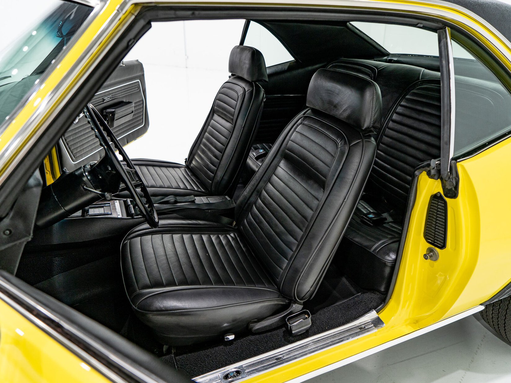 Chevrolet Camaro SS **PRIX EN USD** With factory A/C 1969 Jaune Montréal - photo #9