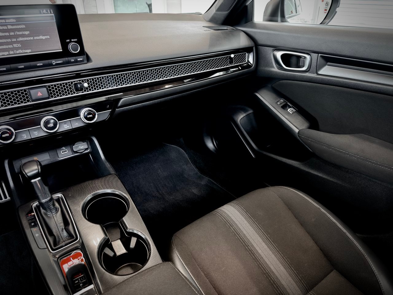 Honda Civic Sedan 2022 Blanc Notre-Dame-des-Prairies - photo #19
