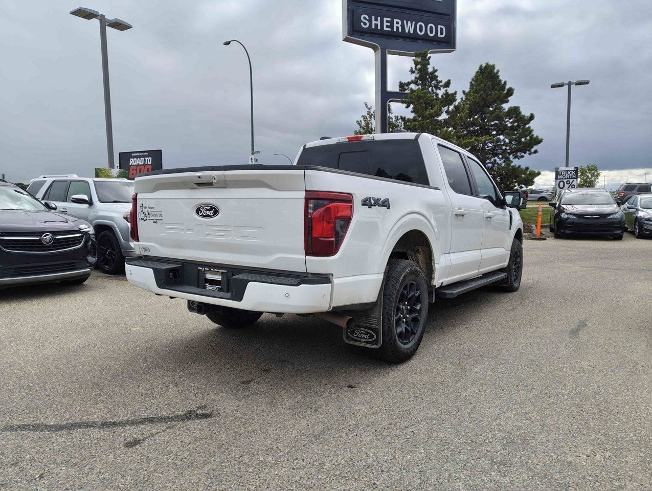 2025 Ford F-150 XLT 4WD SuperCrew 5.5' Box White Sherwood Park - photo #5