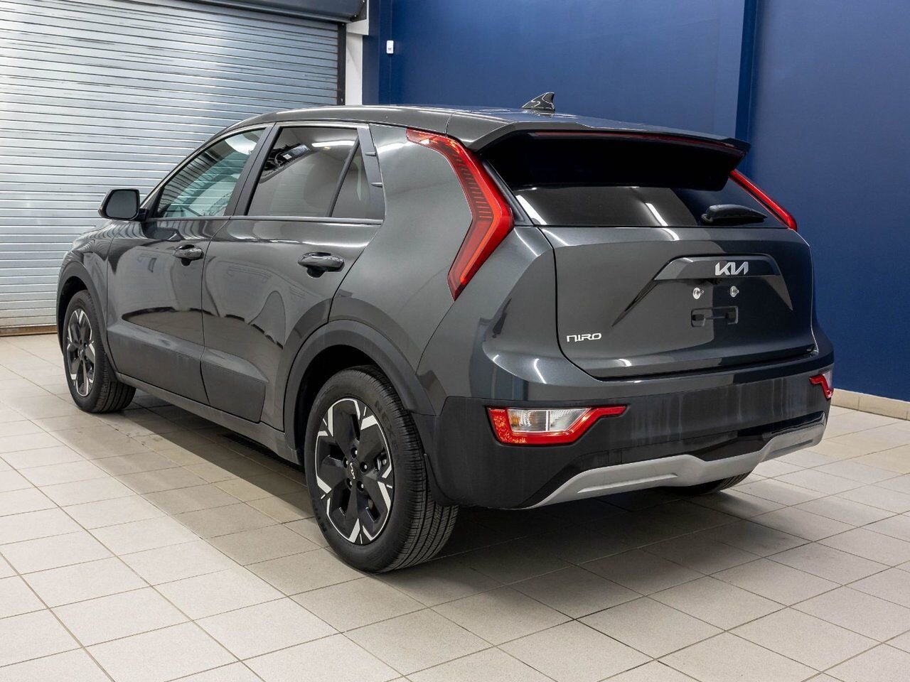 Kia Niro EV WIND *NAV* SIÈGES CHAUFF REG ADAPT ALERTES *BAS KM 2026 Gris Saint-Jérôme - photo #5