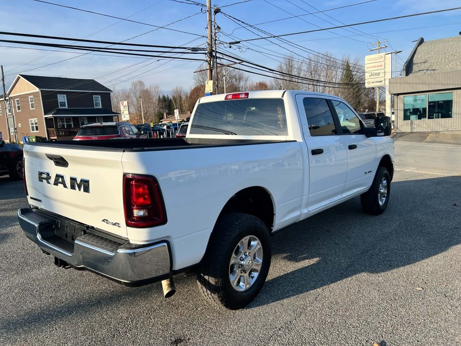 RAM 2500 Big Horn cabine d'équipe 4x4 caisse de 6 pi 4 po 2025 Blanc