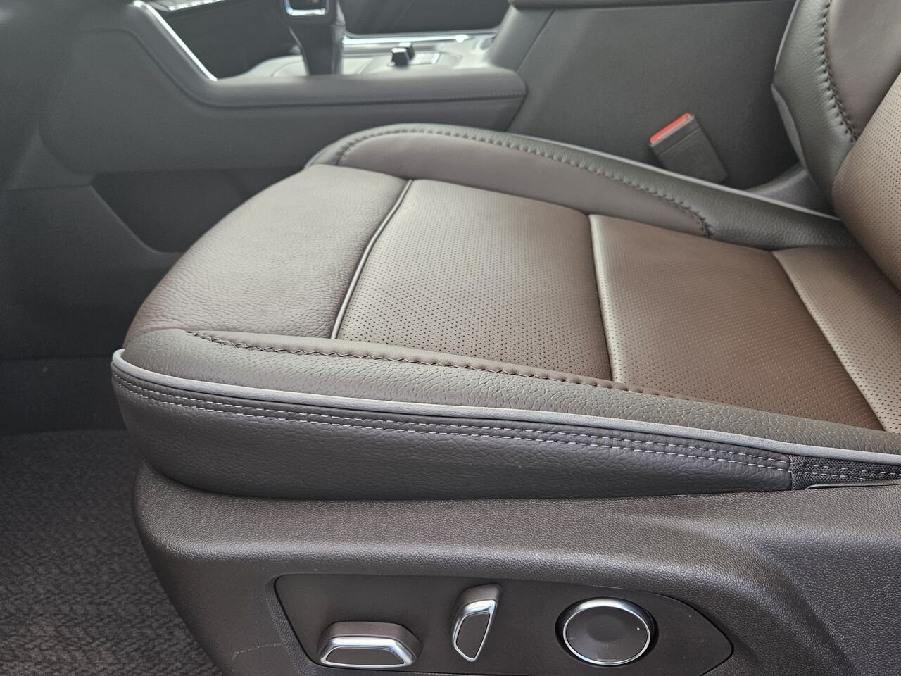 2026 GMC Sierra 1500 Denali cabine multiplace 4RM 147 po Sterling Metallic Thetford Mines - photo #16