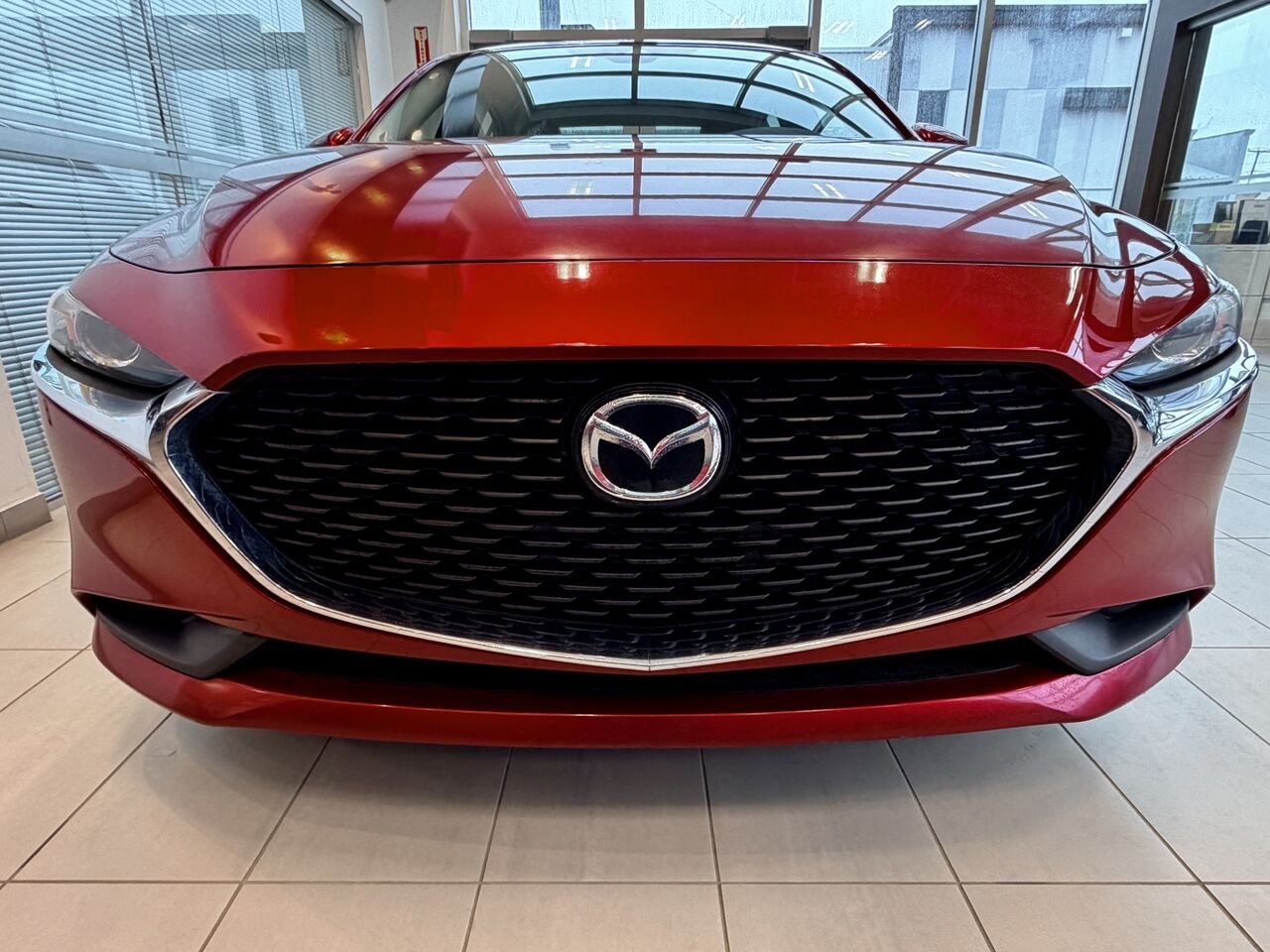 2019 Mazda Mazda3 Red Notre-Dame-des-Prairies - photo #5