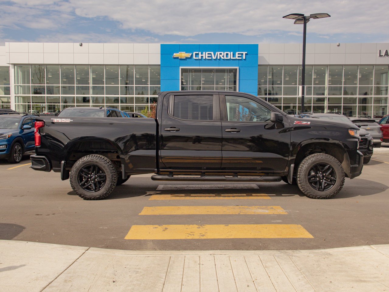 2021 Chevrolet Silverado 1500 4WD Crew Cab 147 Custom Trail Boss Black Sherwood Park - photo #12