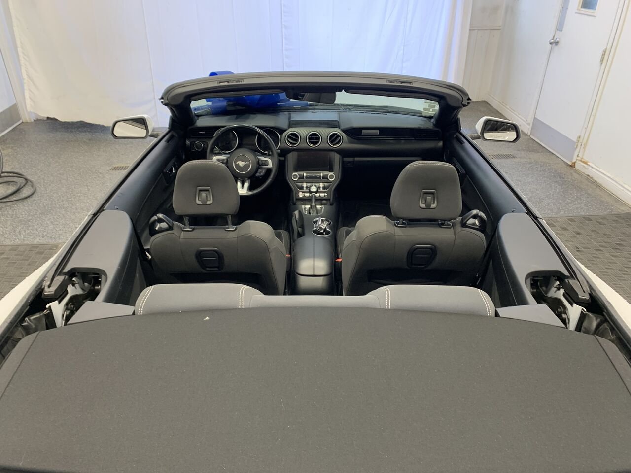 2022 Ford Mustang White Châteauguay - photo #8