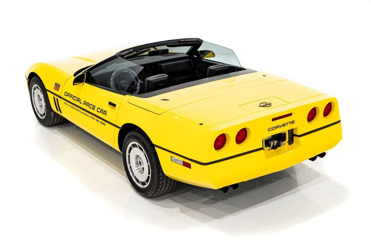 Chevrolet Corvette Pace Car livery with only 17,380km (10,800miles) 1986 Jaune Montréal - photo #45