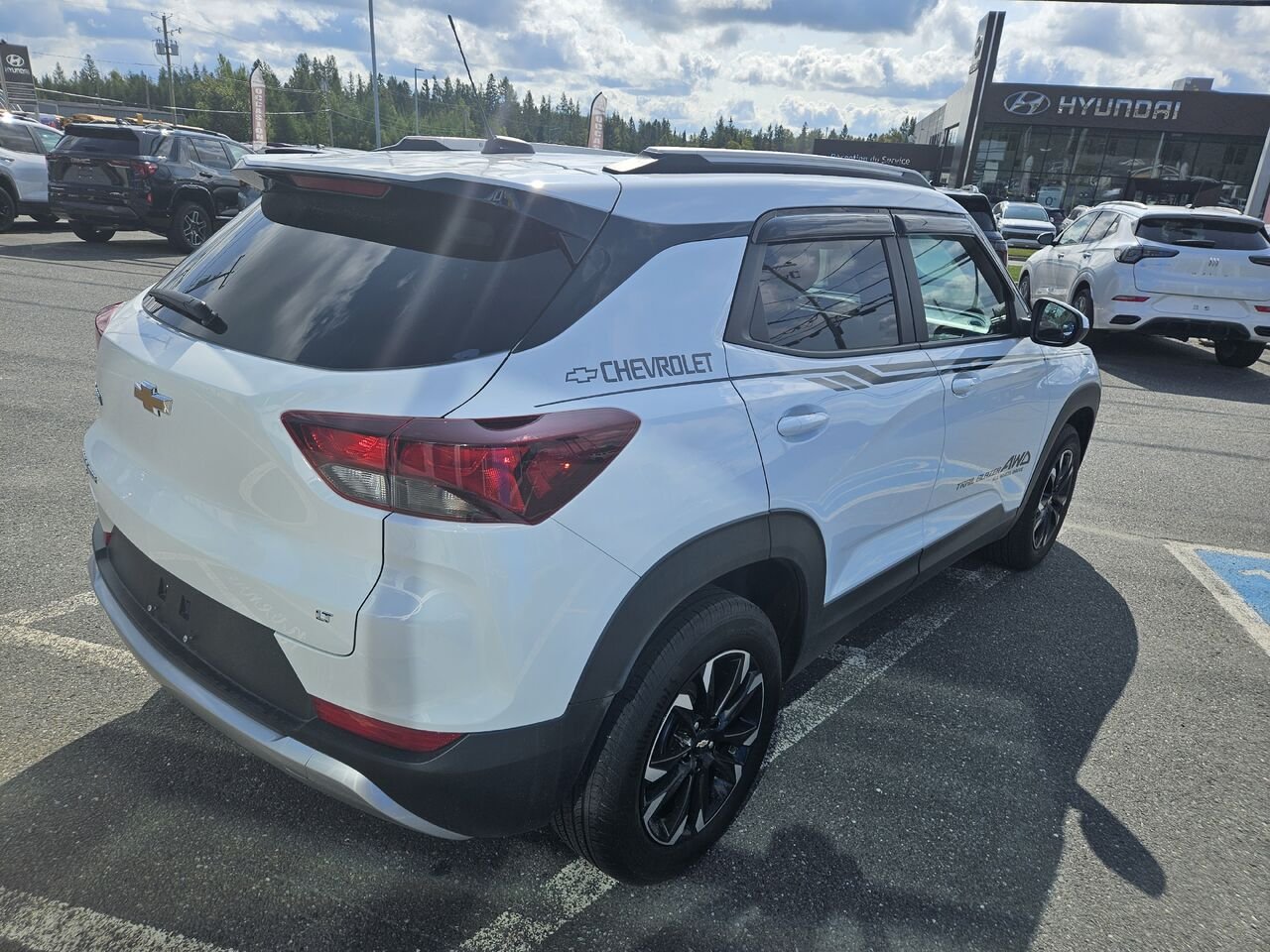 2023 Chevrolet Trailblazer Traction intégrale, 4 portes LT White Thetford Mines - photo #3