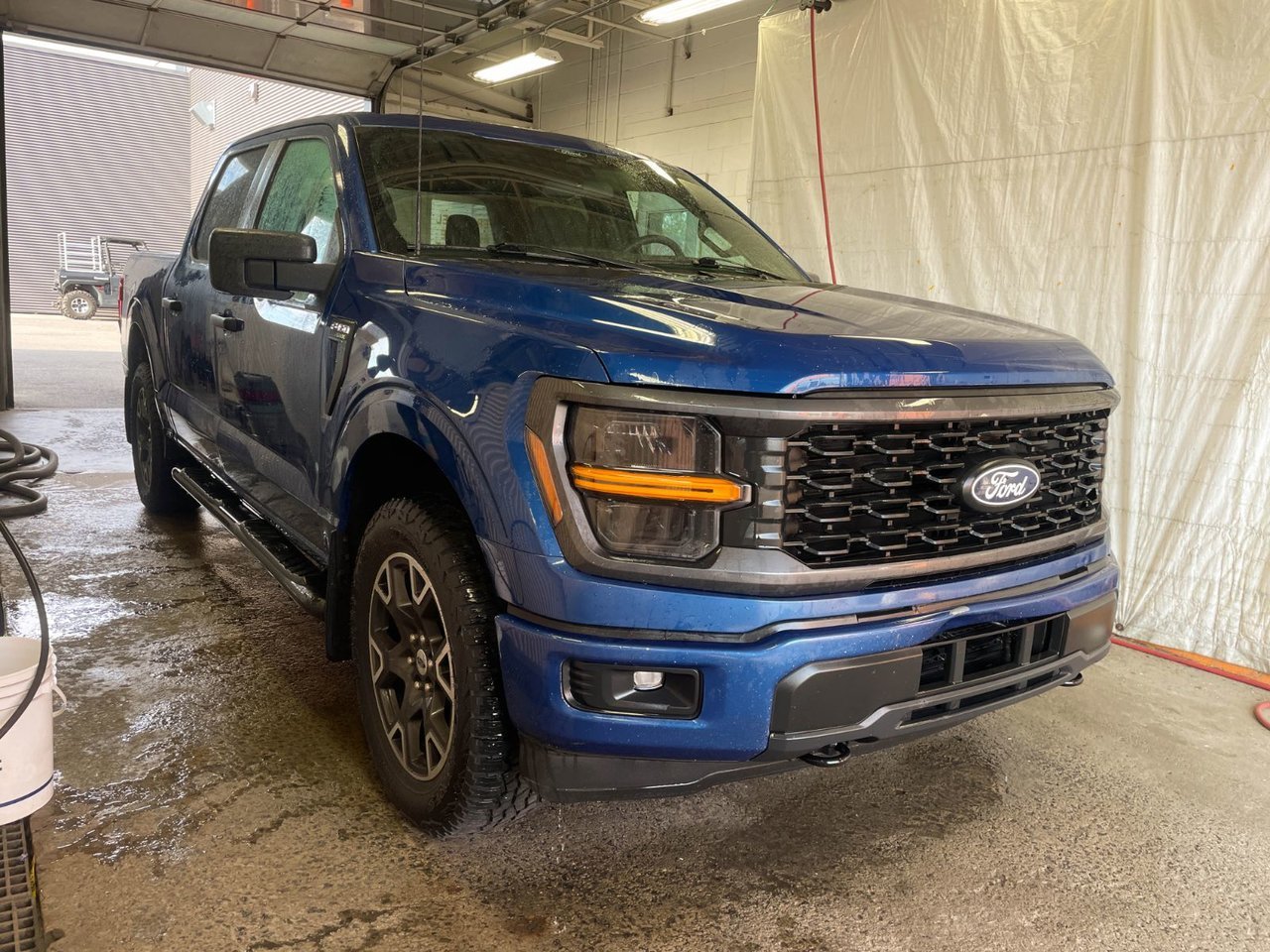 Ford F-150 STX CREW 4X4 *NAV* CARPLAY *COPILOT 2.0* DIFF 3.73 2024 Bleu Saint-Jérôme - photo #9