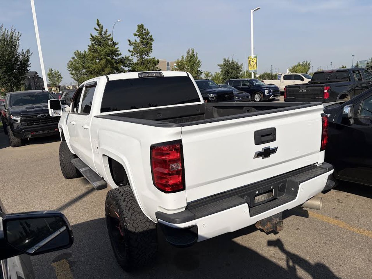 2018 Chevrolet Silverado 3500HD 4WD Crew Cab 154 LT White Sherwood Park - photo #3
