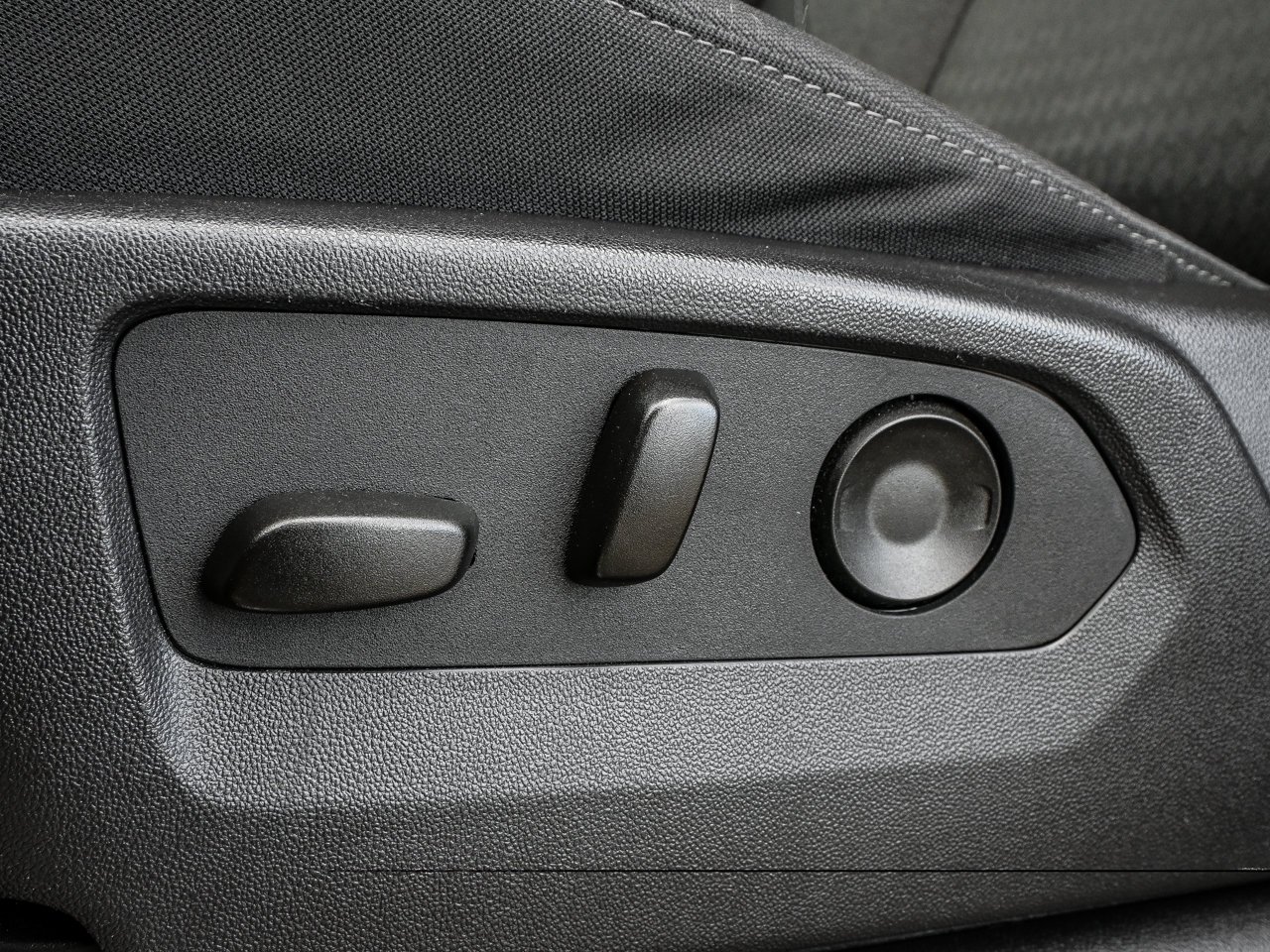 2024 GMC Sierra 1500 4WD Crew Cab 147 Elevation Grey Sherwood Park - photo #15
