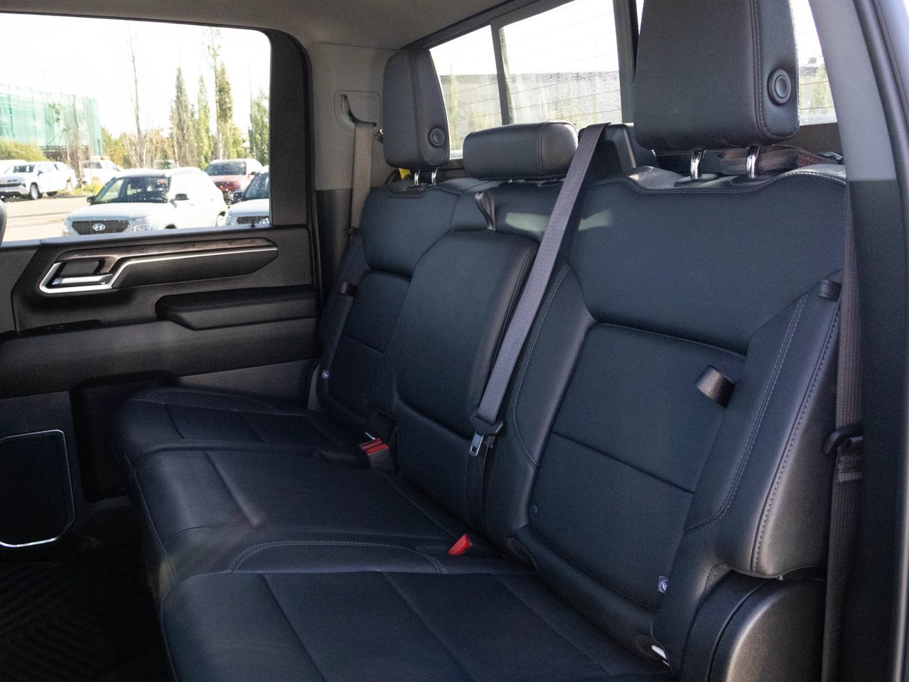 2025 Chevrolet Silverado 3500HD 4WD Crew Cab 159 LTZ White Sherwood Park - photo #27