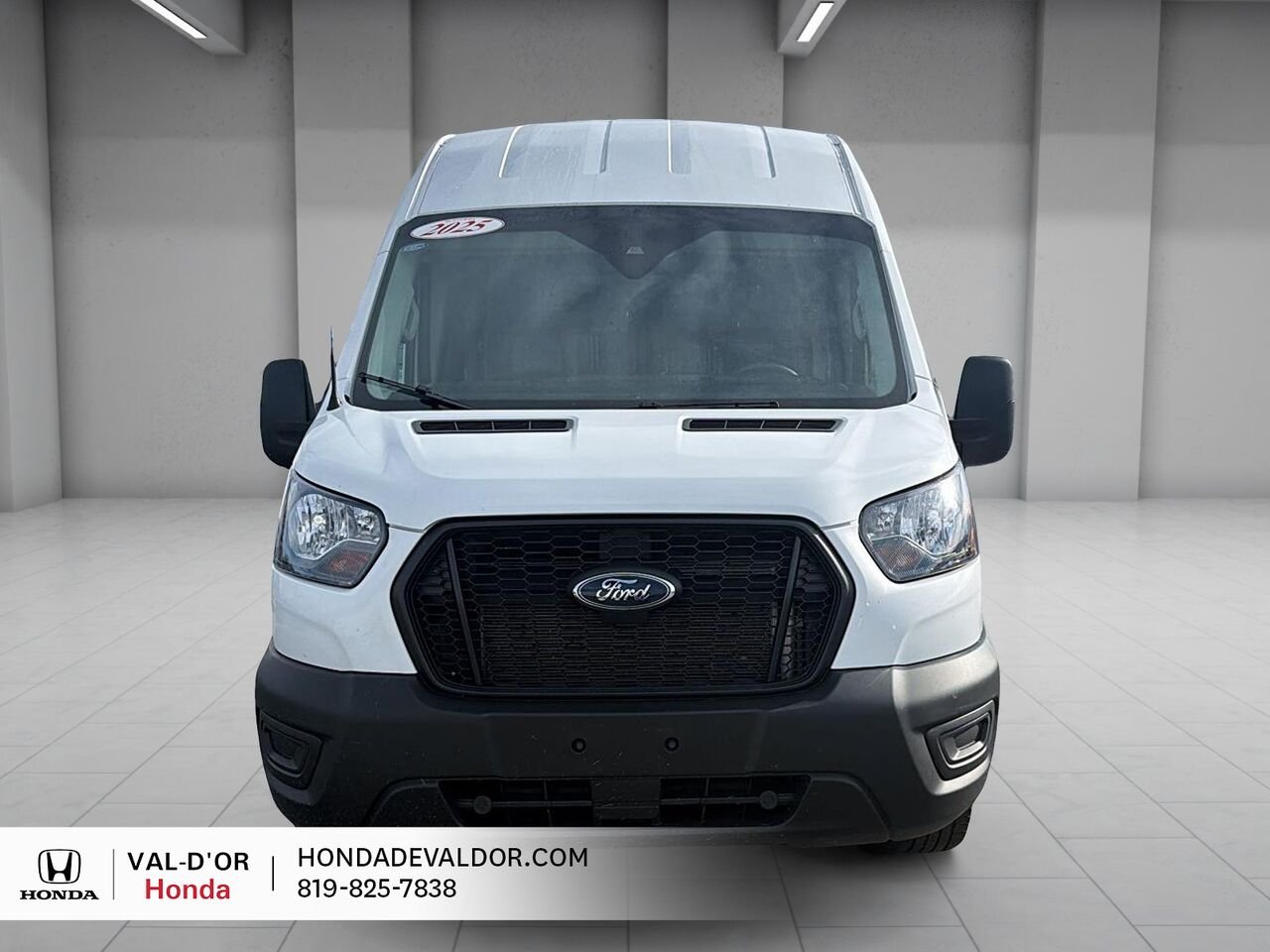 2025 Ford Transit fourgon utilitaire T-250 AWD toit surélevé 148 po PNBV de 9 070 lb White Val-d'Or - photo #1