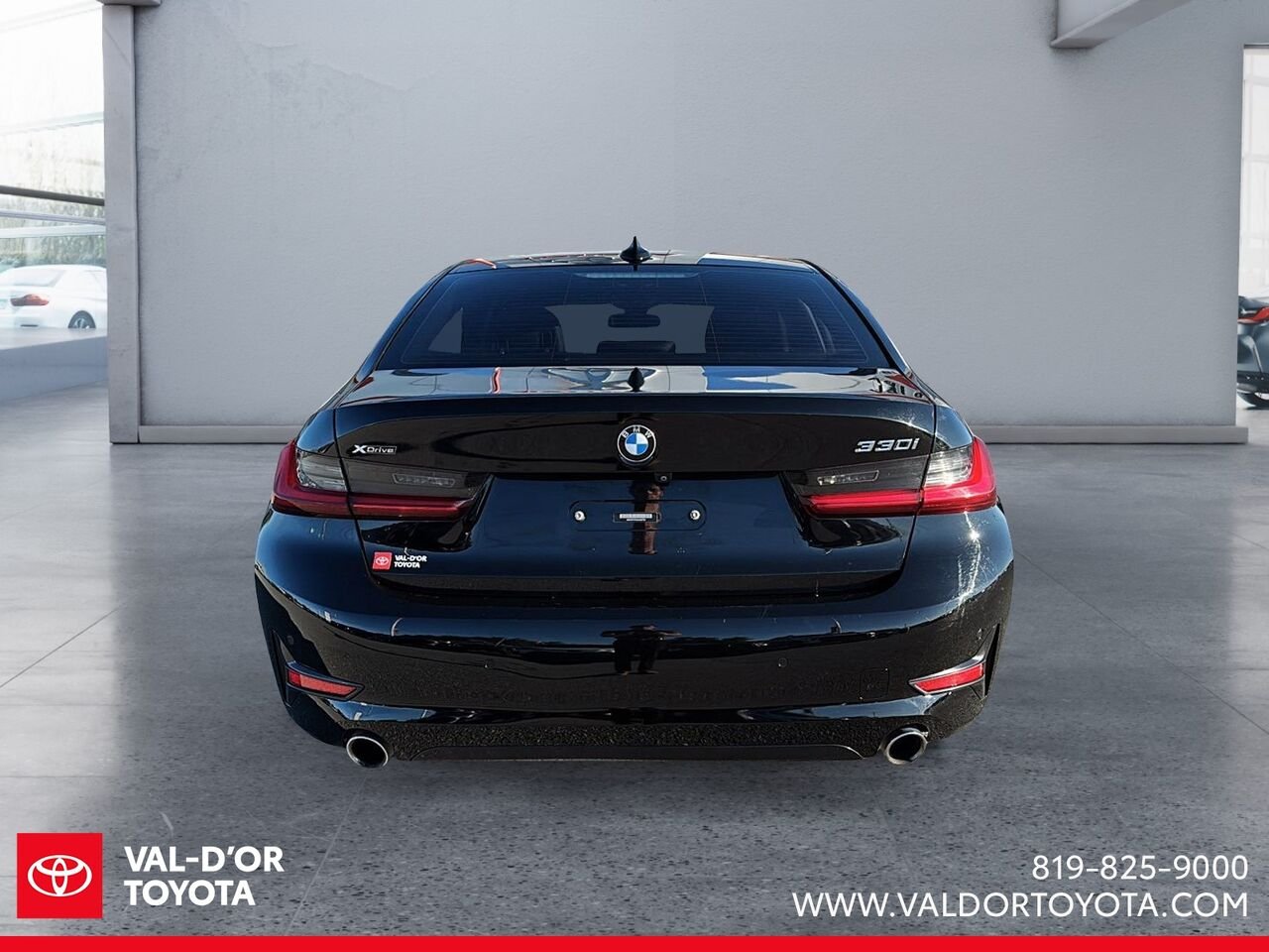 BMW Série 3 330i xDrive berline 2019 Noir Val-d'Or - photo #2